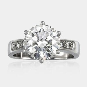 3.20 carat Round diamond with shoulder diamonds in 18ct white gold.